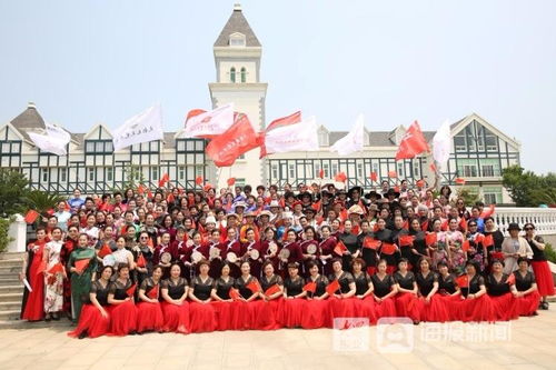 百年華誕 霓裳華舞 中華傳統(tǒng)服飾文化展演上演