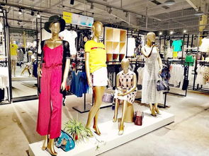 蕭山大型品牌服飾工廠店,萬件美衣520敢買就敢送