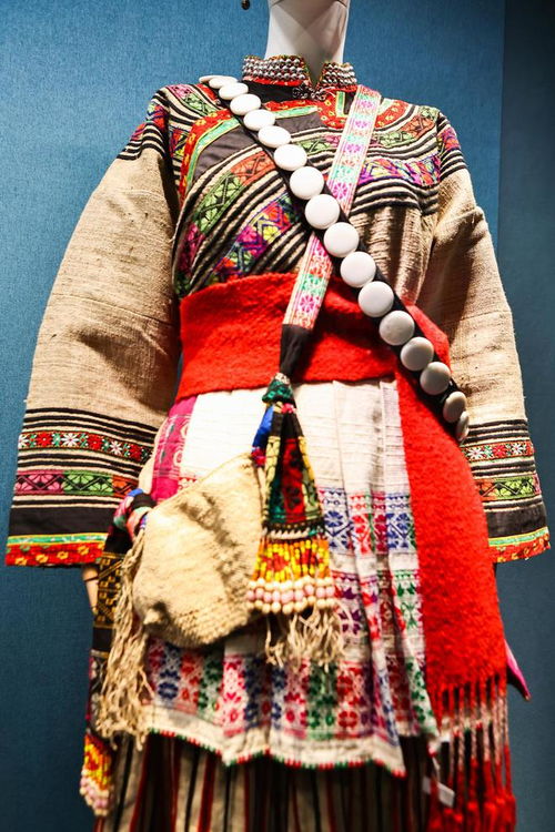 韻致菁華 上海歷博展中國(guó)女性民族服飾